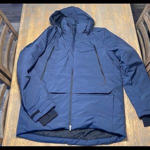 Men’s Oakley Parka NWT.  Says xxl but fit like a xl.  Oakley sizes are small